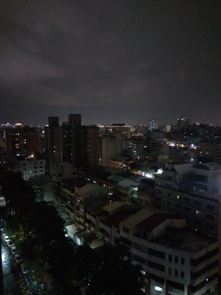 台中市 北區 獨立門牌 台水電 電梯大樓  位於14樓 權狀10坪 有獨立陽台通風採光好 獨曬獨洗 不會淋雨  - 北區 - 獨立套房 - Homates 台灣