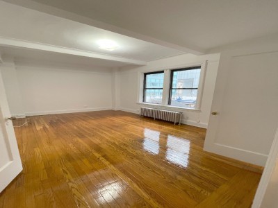 纽约曼哈顿中城中央车站附近出租 $2,750/月除了网络其他全包 - 161 East 52nd Street,New York,NY 10022