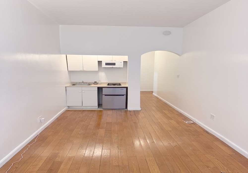 纽约曼哈顿中城整套 Studio 统舱出租 — $2,500/月 -  - 整套出租 - Homates 美國